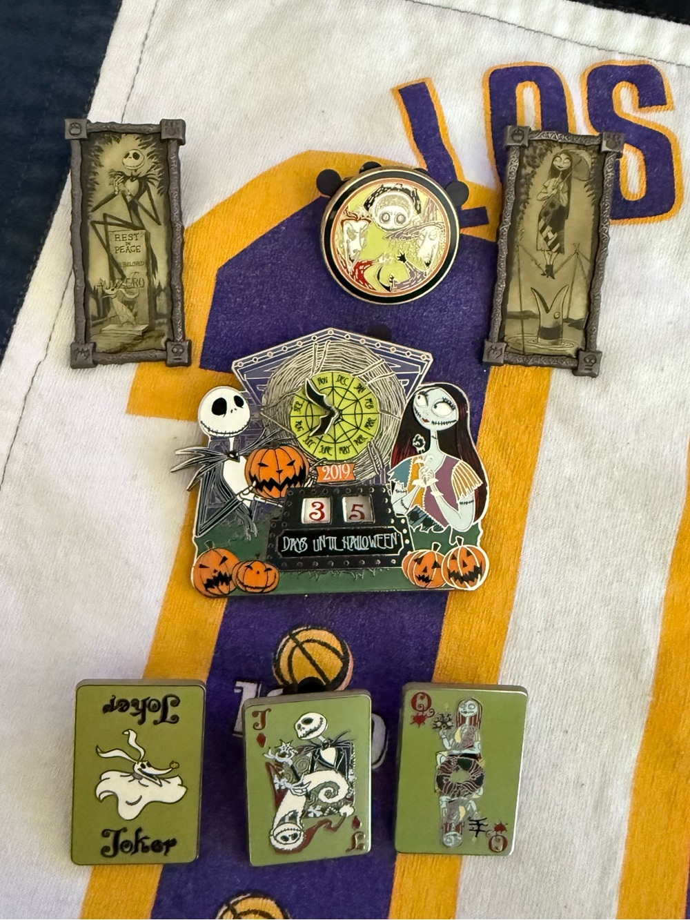 Halloween 2019 Countdown NBC Jack Sally Jumbo Pin LE 3000 & Additional Pins